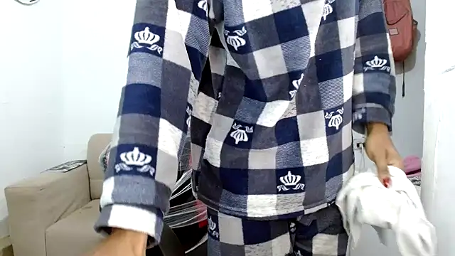 angelamarie1 online show from 12/05/25, 11:19