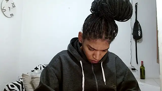 angelamarie1 online show from 05/07/26, 11:48