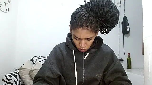 angelamarie1 online show from 05/13/26, 11:40