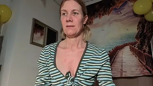 Lola Belgium online show from 04/29/26, 05:30