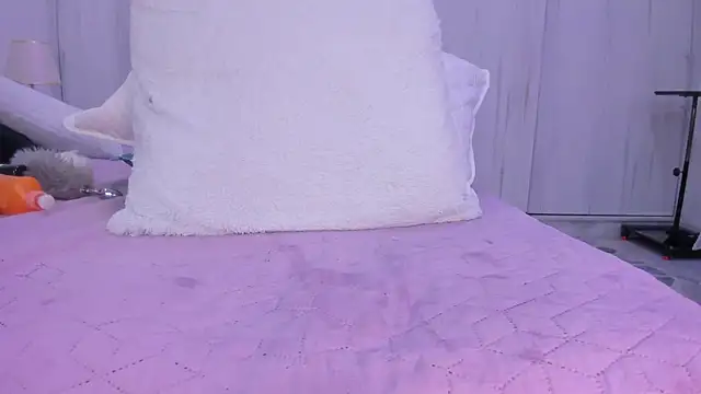 paola rodriguez online show from 02/13/25, 10:22