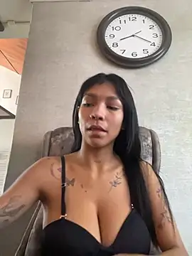 LauraAristizabal online show from 03/07/25, 01:18