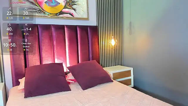 LauraAristizabal online show from 10/25/25, 12:45