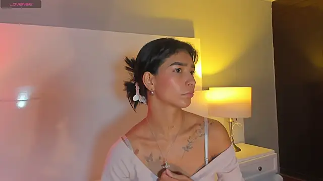 LauraAristizabal online show from 02/22/26, 12:58