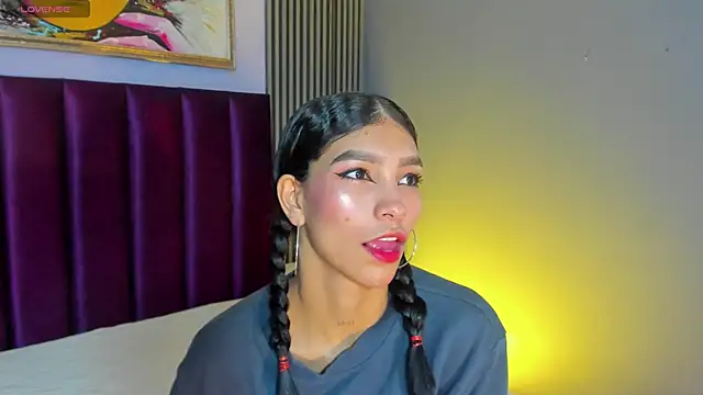 LauraAristizabal online show from 04/25/26, 12:30
