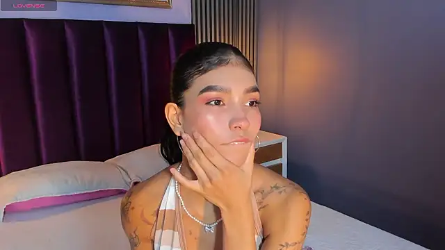 LauraAristizabal online show from 05/05/26, 11:51
