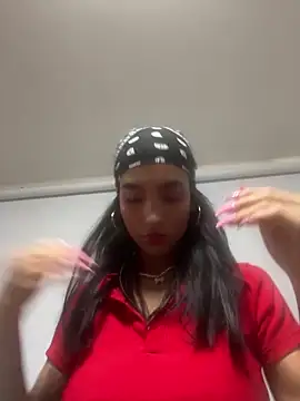 LauraAristizabal online show from 05/13/26, 11:40