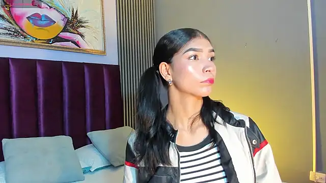 LauraAristizabal online show from 06/16/26, 11:57