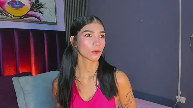 LauraAristizabal online show from 06/18/26, 11:58
