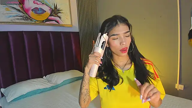 LauraAristizabal online show from 06/27/26, 12:22