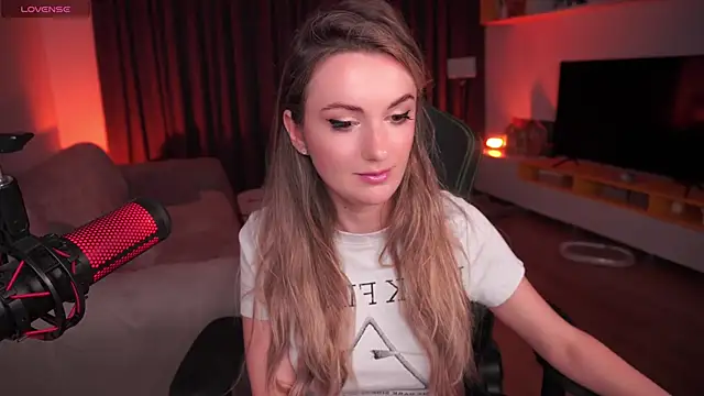 Snapshot of ShyNdWild chatting on 01/21/25, 04:05 ShyNdWild online show from 01/21/25, 04:05