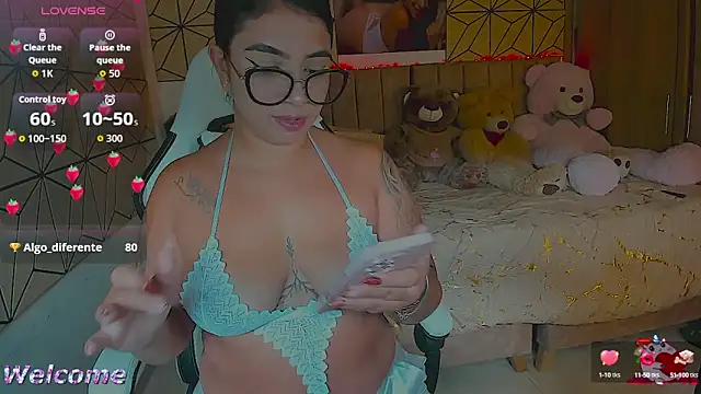 vane lopez  online show from 10/07/25, 05:54