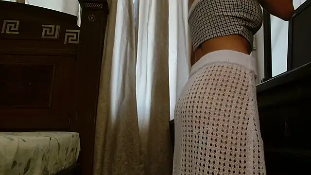 MINI Petite online show from 12/02/25, 09:21