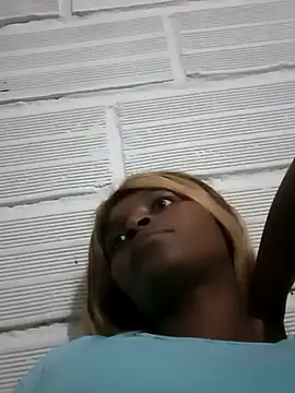 sexyjustin202 online show from 03/06/25, 04:52