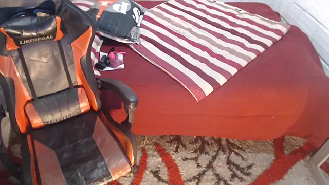 sexyjustin202 online show from 10/16/25, 10:44