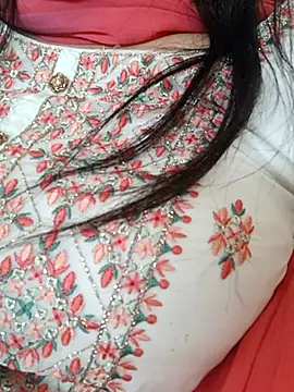 Snapshot of CuteSarikaLIVE chatting on 02/15/26, 04:20 CuteSarikaLIVE online show from 02/15/26, 04:20