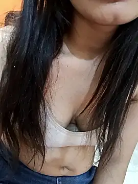 Snapshot of CuteSarikaLIVE chatting on 02/18/26, 04:08 CuteSarikaLIVE online show from 02/18/26, 04:08