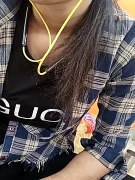 Snapshot of CuteSarikaLIVE chatting on 02/19/26, 03:57 CuteSarikaLIVE online show from 02/19/26, 03:57