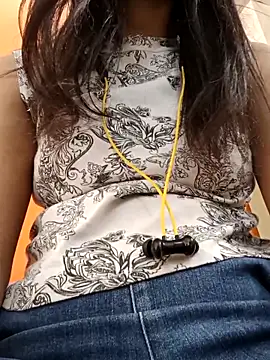 Snapshot of CuteSarikaLIVE chatting on 02/25/26, 03:49 CuteSarikaLIVE online show from 02/25/26, 03:49