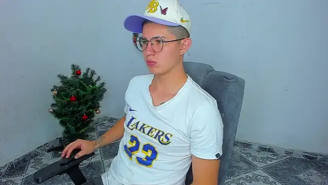 Snapshot of patrik_027 chatting on 01/05/25, 07:28 patrik 027 online show from 01/05/25, 07:28