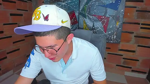 Snapshot of patrik_027 chatting on 01/17/25, 10:34 patrik 027 online show from 01/17/25, 10:34