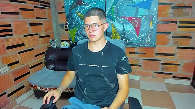 Snapshot of patrik_027 chatting on 01/25/25, 08:00 patrik 027 online show from 01/25/25, 08:00