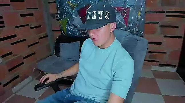 Snapshot of patrik_027 chatting on 02/03/25, 10:43 patrik 027 online show from 02/03/25, 10:43