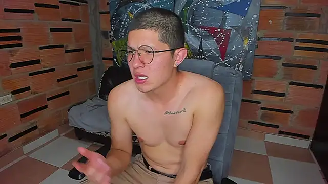 Snapshot of patrik_027 chatting on 02/20/25, 05:29 patrik 027 online show from 02/20/25, 05:29