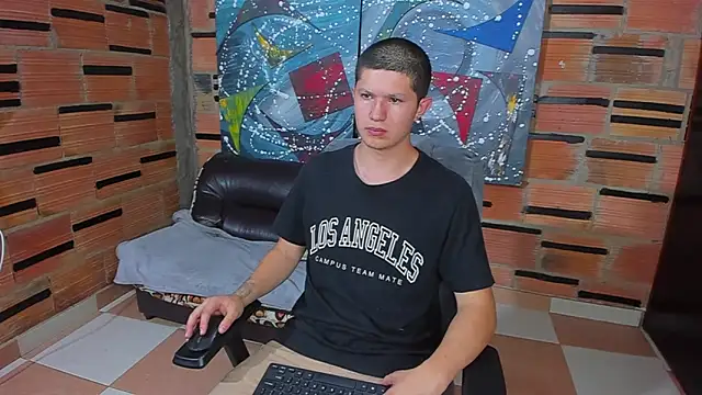 Snapshot of patrik_027 chatting on 02/20/25, 10:48 patrik 027 online show from 02/20/25, 10:48