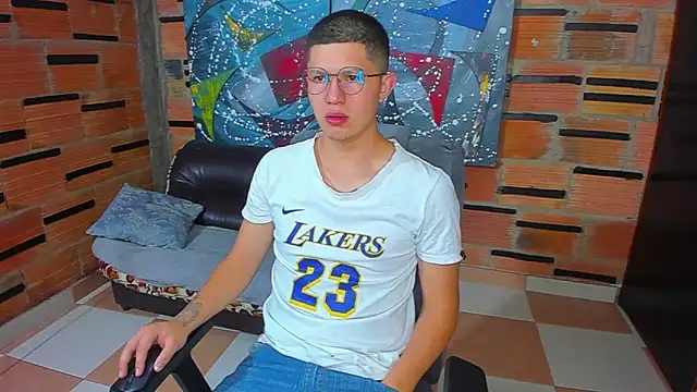 Snapshot of patrik_027 chatting on 02/26/25, 01:08 patrik 027 online show from 02/26/25, 01:08