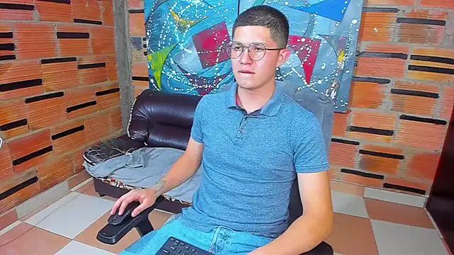 Snapshot of patrik_027 chatting on 03/03/25, 07:49 patrik 027 online show from 03/03/25, 07:49