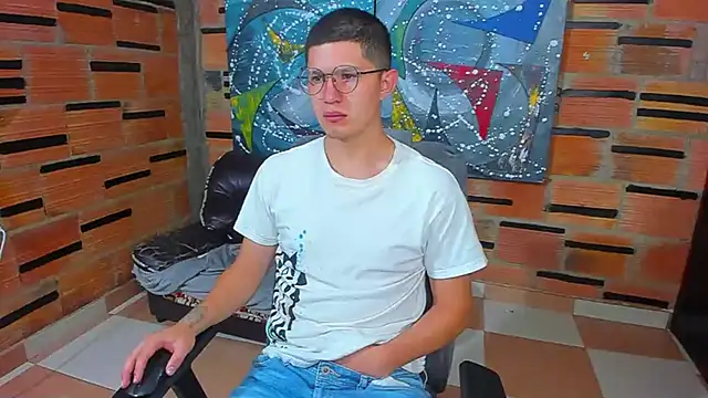 Snapshot of patrik_027 chatting on 03/04/25, 12:33 patrik 027 online show from 03/04/25, 12:33