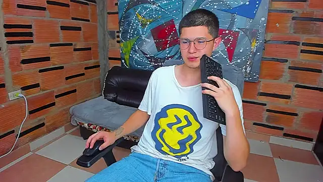 Snapshot of patrik_027 chatting on 03/07/25, 12:26 patrik 027 online show from 03/07/25, 12:26