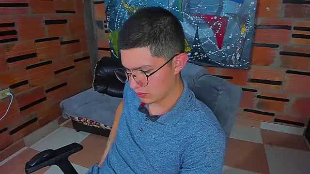 Snapshot of patrik_027 chatting on 03/08/25, 12:00 patrik 027 online show from 03/08/25, 12:00