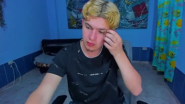 Snapshot of patrik_027 chatting on 09/12/25, 06:35 patrik 027 online show from 09/12/25, 06:35