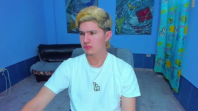 Snapshot of patrik_027 chatting on 09/19/25, 06:04 patrik 027 online show from 09/19/25, 06:04