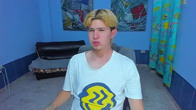 Snapshot of patrik_027 chatting on 09/26/25, 08:24 patrik 027 online show from 09/26/25, 08:24