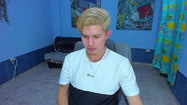 Snapshot of patrik_027 chatting on 10/06/25, 05:49 patrik 027 online show from 10/06/25, 05:49