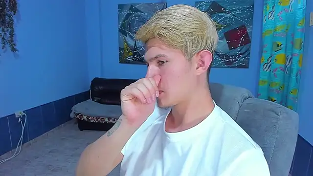 Snapshot of patrik_027 chatting on 10/08/25, 07:39 patrik 027 online show from 10/08/25, 07:39