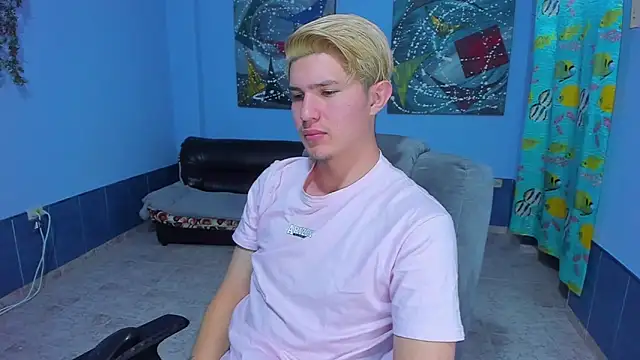 Snapshot of patrik_027 chatting on 10/10/25, 06:23 patrik 027 online show from 10/10/25, 06:23