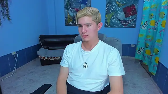 Snapshot of patrik_027 chatting on 10/13/25, 05:18 patrik 027 online show from 10/13/25, 05:18