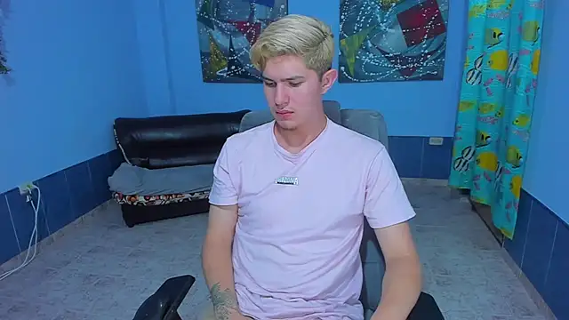 Snapshot of patrik_027 chatting on 10/13/25, 08:09 patrik 027 online show from 10/13/25, 08:09