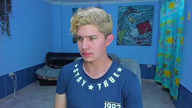 Snapshot of patrik_027 chatting on 10/16/25, 07:04 patrik 027 online show from 10/16/25, 07:04