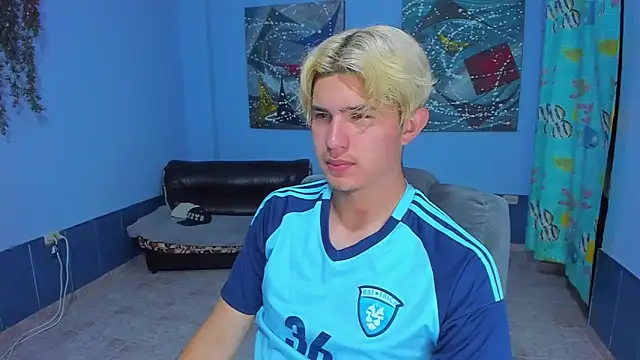 Snapshot of patrik_027 chatting on 10/25/25, 05:08 patrik 027 online show from 10/25/25, 05:08