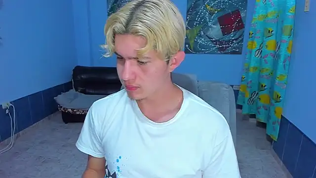 Snapshot of patrik_027 chatting on 10/28/25, 07:38 patrik 027 online show from 10/28/25, 07:38