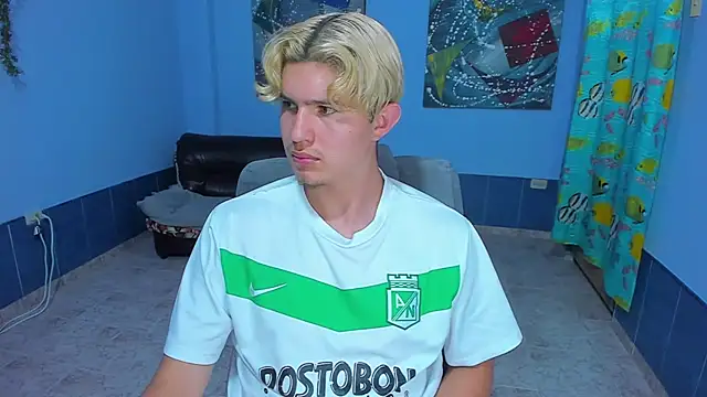 Snapshot of patrik_027 chatting on 10/29/25, 07:43 patrik 027 online show from 10/29/25, 07:43