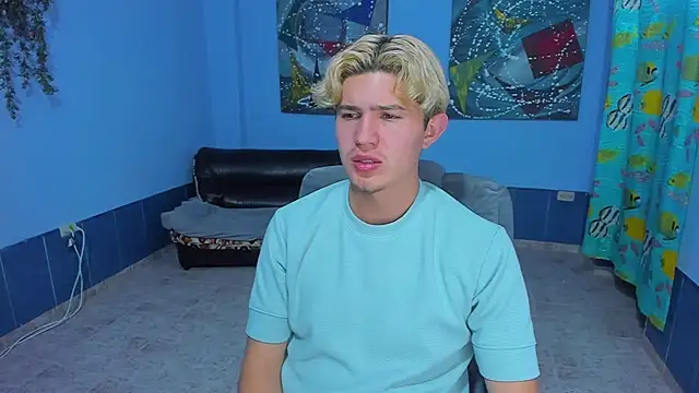 Snapshot of patrik_027 chatting on 11/01/25, 04:36 patrik 027 online show from 11/01/25, 04:36