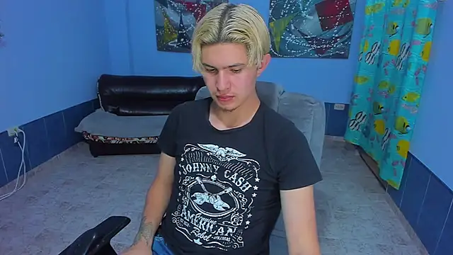 Snapshot of patrik_027 chatting on 11/03/25, 03:30 patrik 027 online show from 11/03/25, 03:30