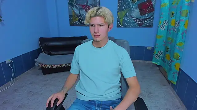 Snapshot of patrik_027 chatting on 11/04/25, 08:02 patrik 027 online show from 11/04/25, 08:02