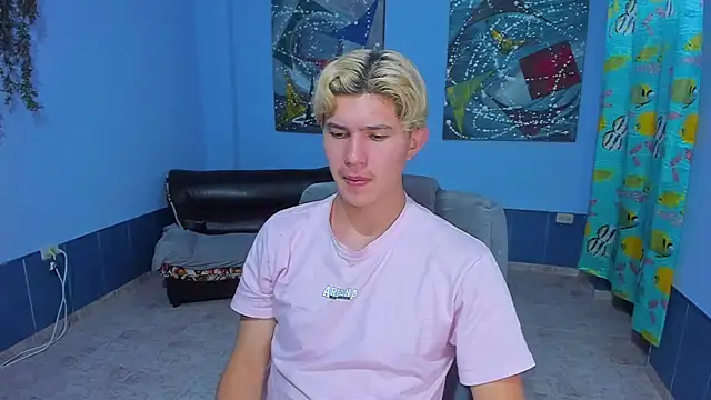 Snapshot of patrik_027 chatting on 11/10/25, 06:23 patrik 027 online show from 11/10/25, 06:23